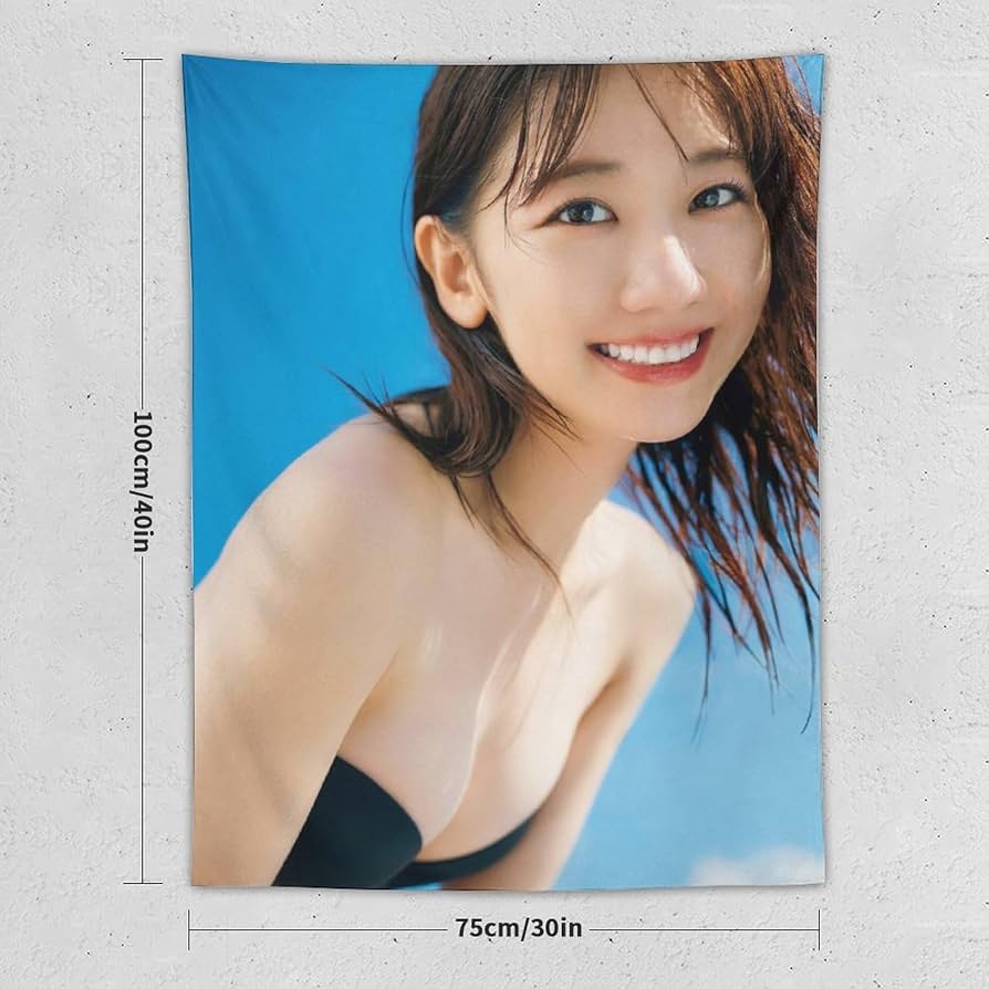 AKB48 柏木由紀　サイン入りタペストリー Amazon.co.jp: AKB48柏木由紀タペストリー (33) タペストリー